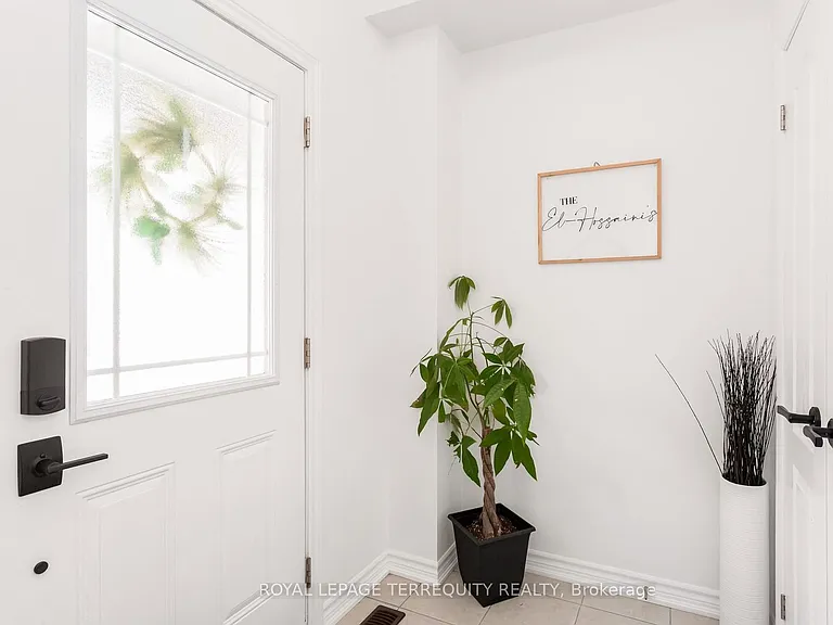 10 Deneb St — Photo 4