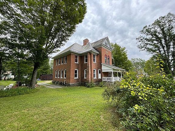 5th image of 66 Horicon Ave