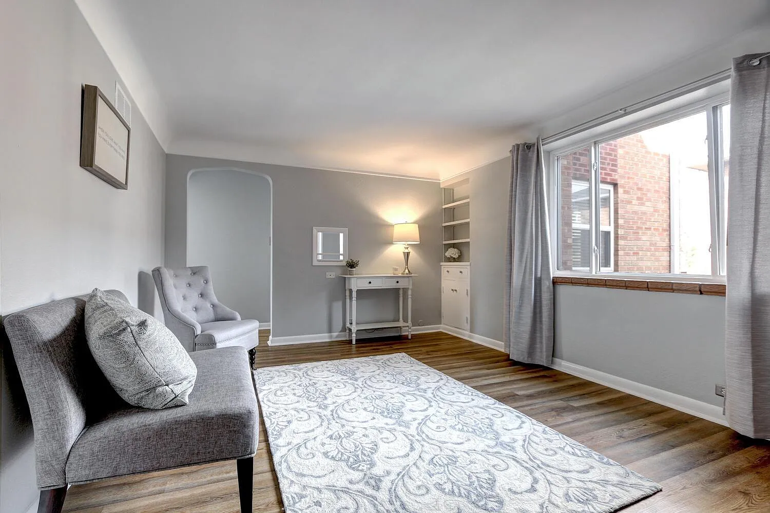 2 bed, 725 sqft, $1,200 — Photo 1