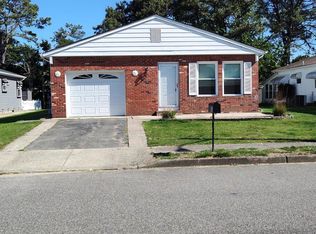 84 Virgin Islands Dr, Toms River, NJ