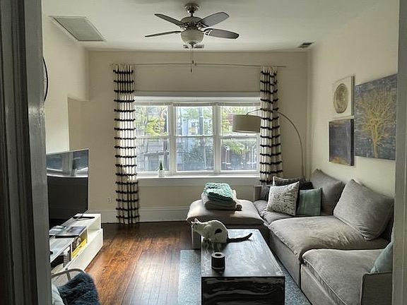 3rd image of 3630 N Ashland Ave #2