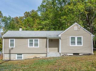 25 Lake Pochung Rd, Vernon Twp., NJ 07461