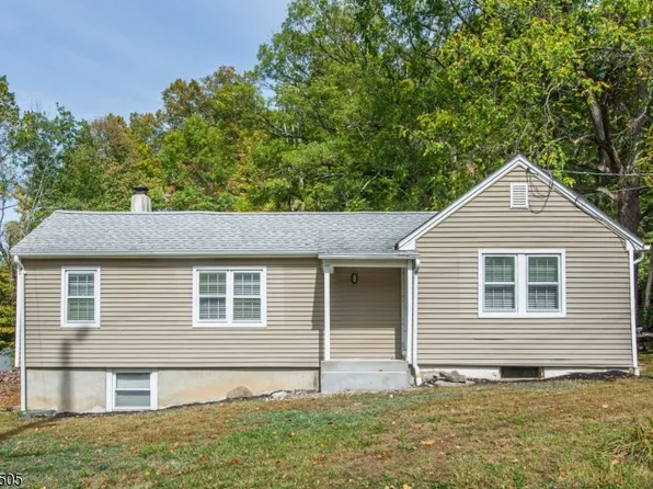 25 Lake Pochung Rd, Vernon Twp., NJ 07461