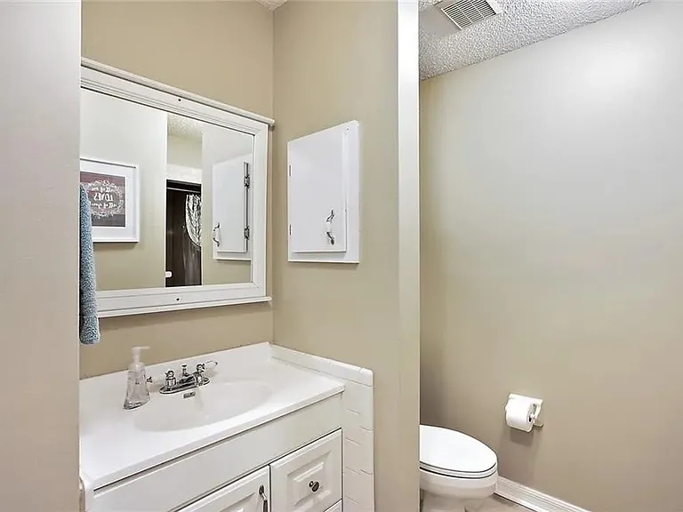 304 Thomas St — Photo 15