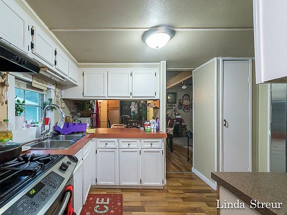3rd image of 5272 123rd Ave