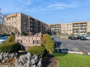 1400 N Elmhurst Rd APT 211, Mount Prospect, IL 60056