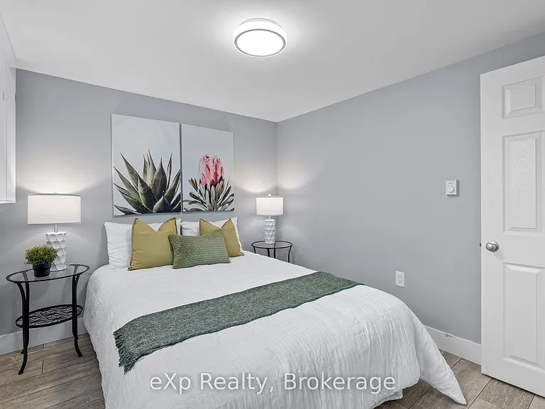 236 Sydenham St — Photo 17