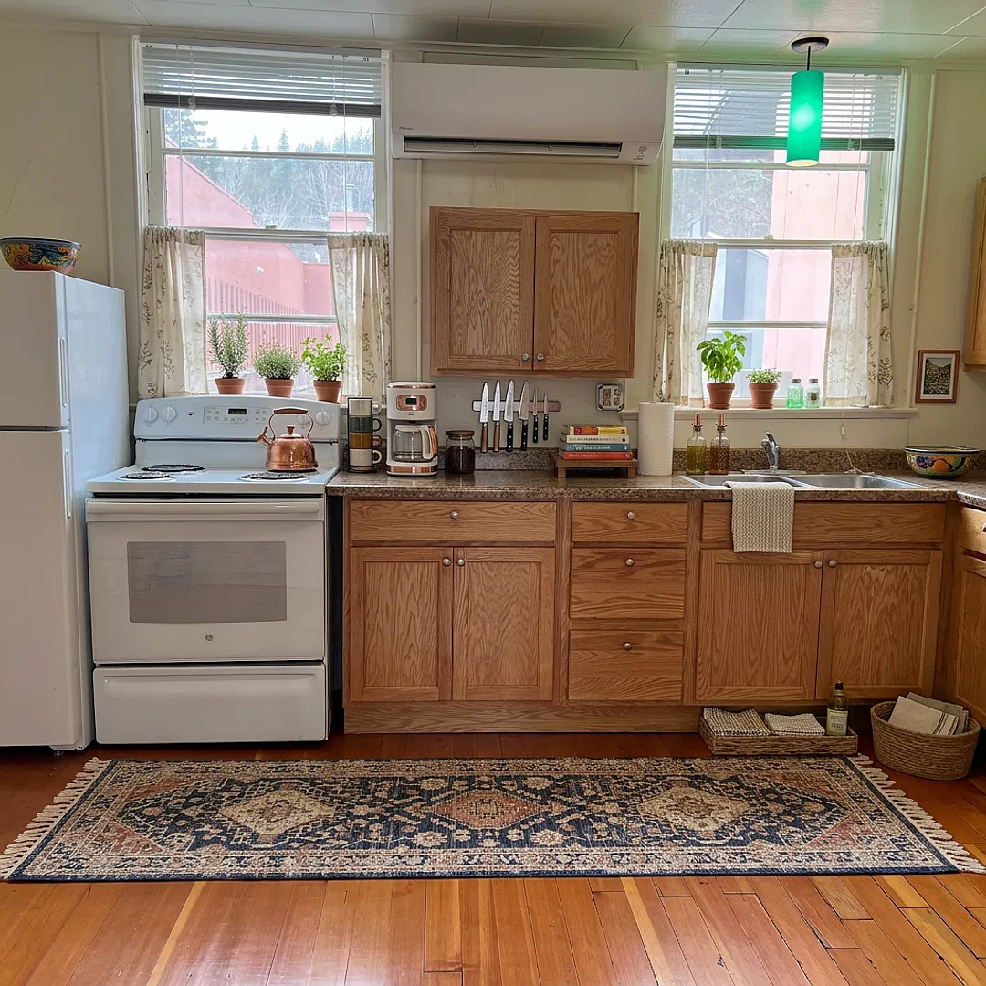 Large, One bedroom Apartment on Ashland's Plaza | Available November — Photo 3