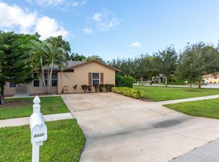 1325 Riverside Cir, Wellington, FL 33414