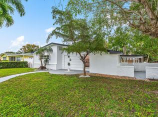124 SW 8th Ct, Delray Beach, FL 33444