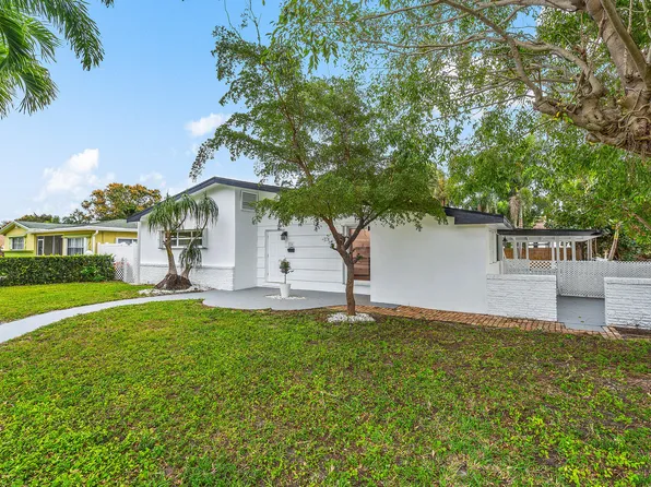 124 SW 8th Court, Delray Beach, FL 33444