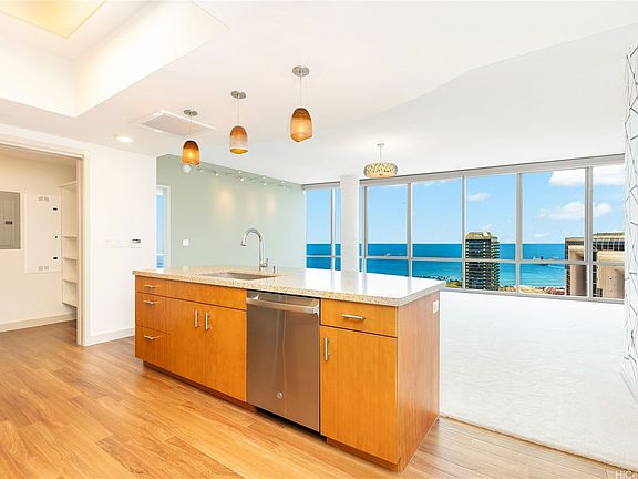3rd image of 555 South St #Penthouse 4305
