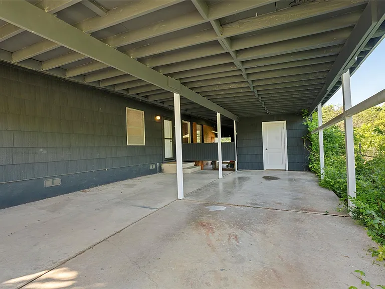 402 Philco Dr — Photo 5