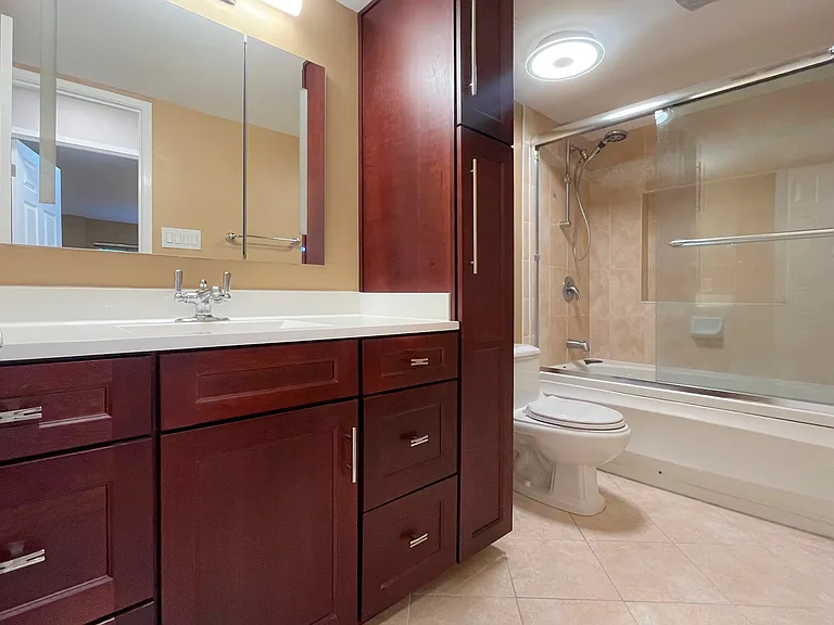 8370 Greensboro Dr #118 — Photo 8