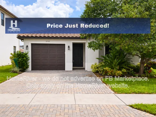 8744 Madrid Cir, Naples, FL 34104