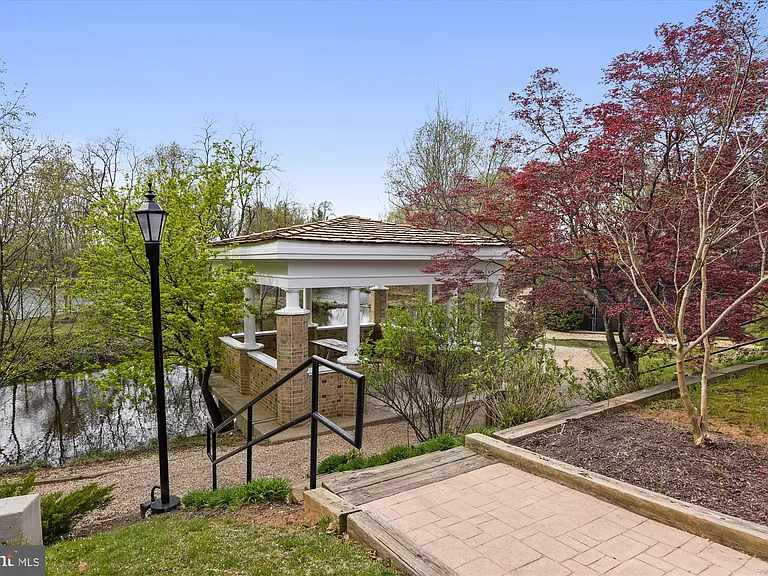 8370 Greensboro Dr #422 — Photo 22