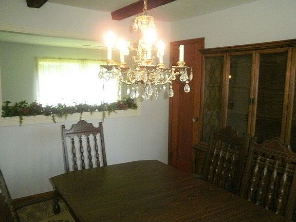 2nd image of 2312 E Illinois St