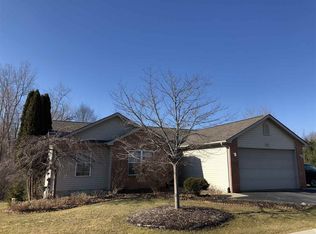 1247 Crystal Pointe Cir, Fenton, MI 48430