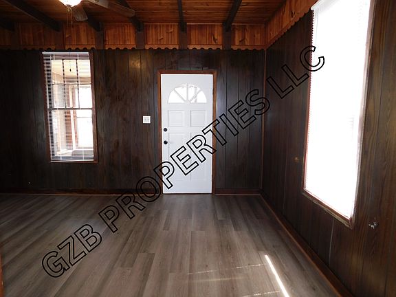 4th image of 318 Williams St