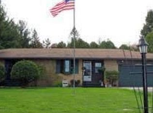 1633 Riverside Dr, Suamico, WI 54173