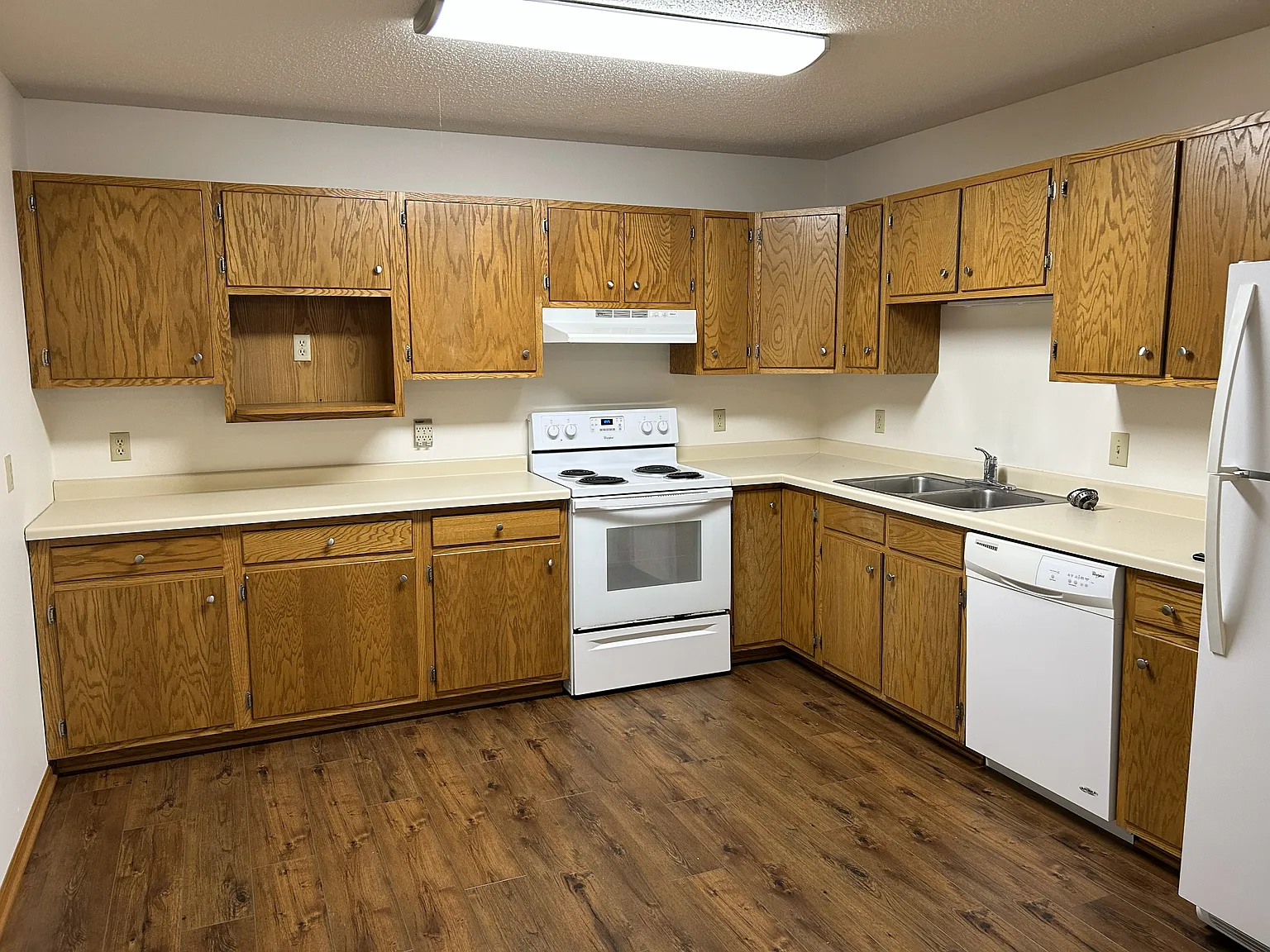 3 bed, 1000 sqft, $1,350 — Photo 3