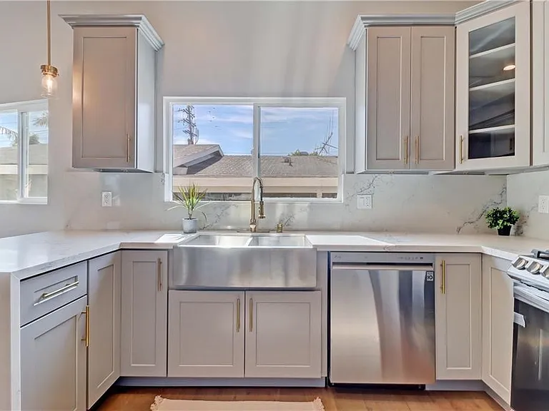 409 Olive St #A — Photo 11