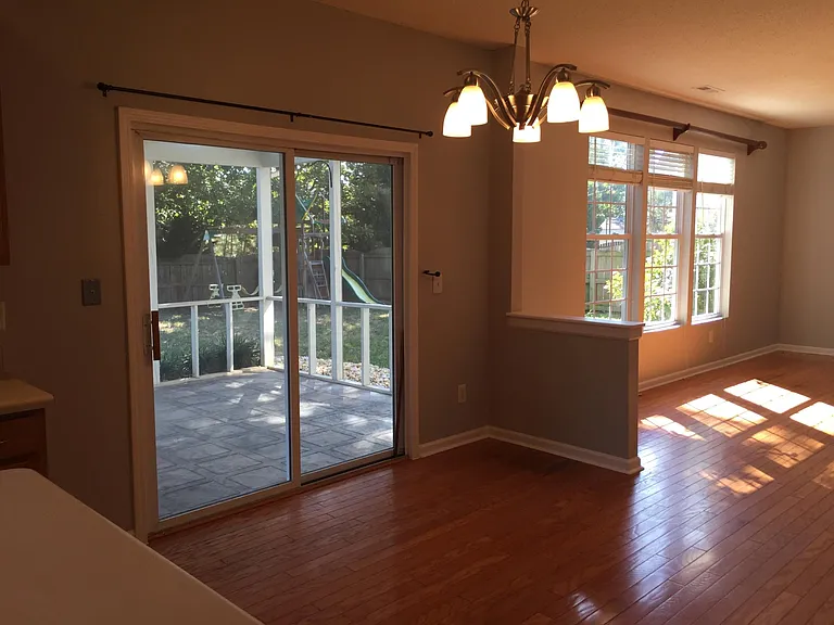 1004 Holly Meadow Dr — Photo 18