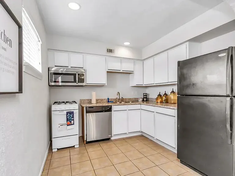 2128 Oakdale St #14 — Photo 1