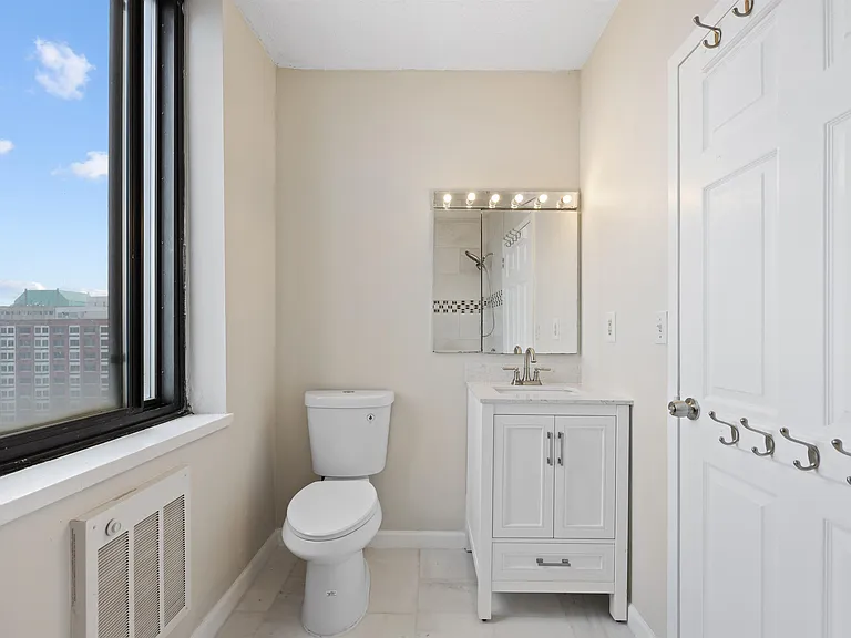 45 River Dr S #3002 — Photo 12