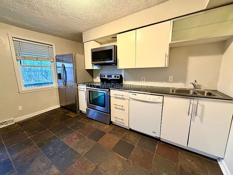 2840 Josephine St — Photo 15