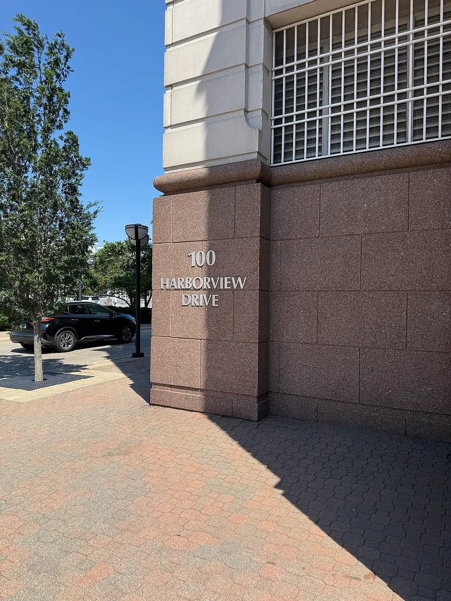 Building Photo - 100 Harborview Dr #306