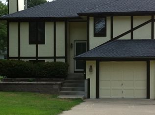 2813 Spring Garden St, Leavenworth, KS 66048