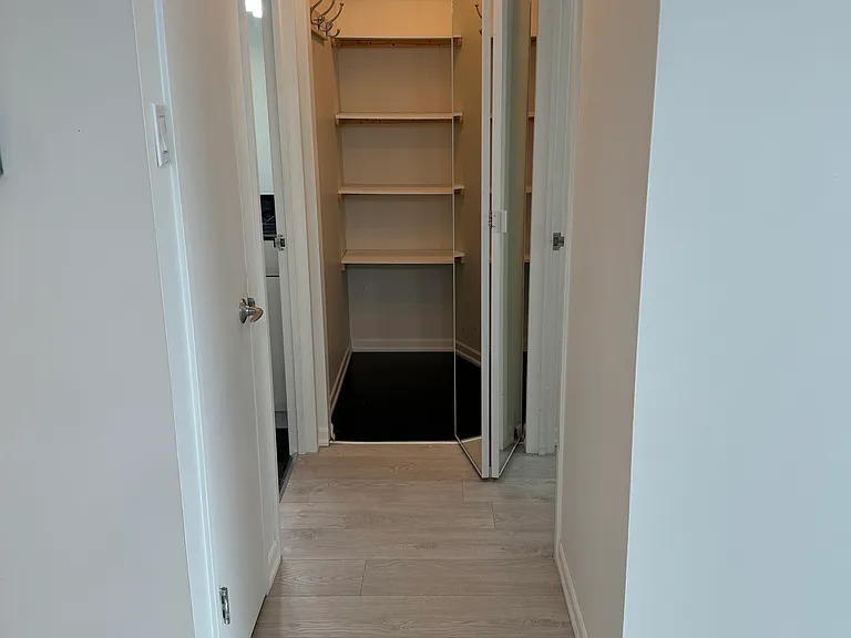 55 Nassau St N #4 — Photo 9