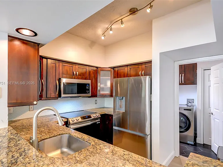 3105 NE 184th St #7201 — Photo 12