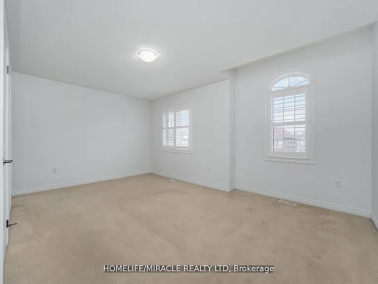 10 Kenora St — Photo 27