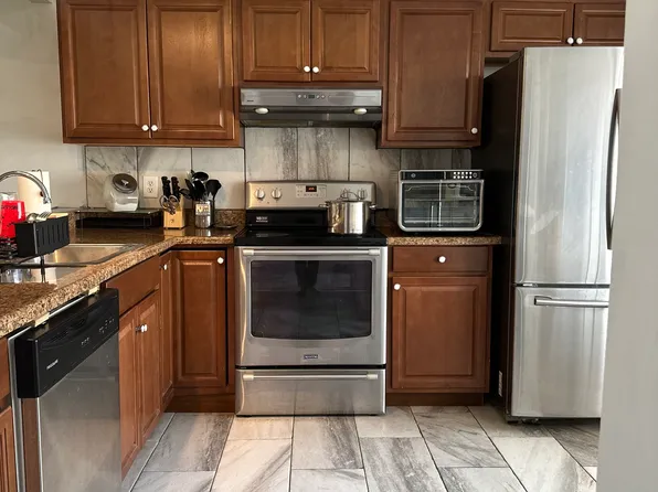 60 Padanaram Rd Unit 49, Danbury, CT 06811