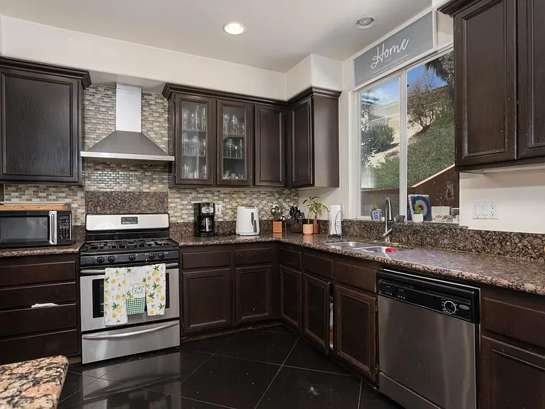 725 San Gabriel Pl — Photo 7
