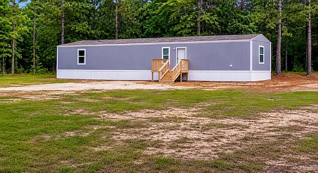 912 Yarborough Loop — Photo 1