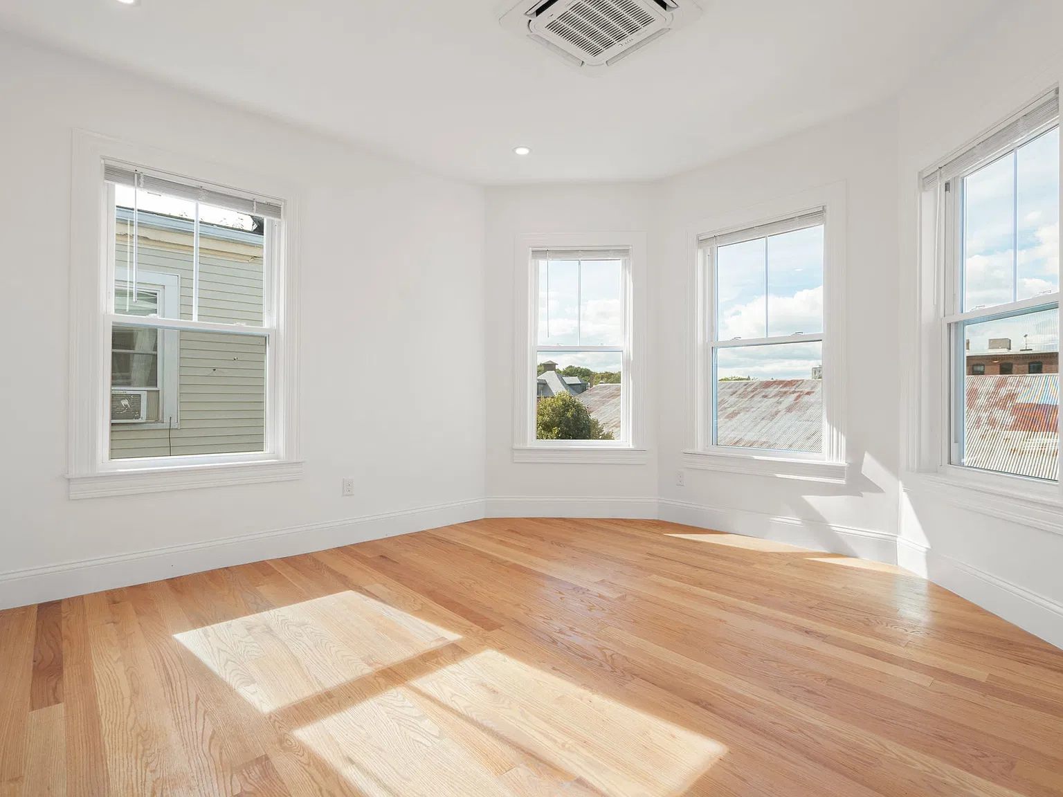 2 bed, $3,500 — Photo 3