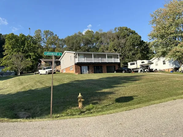 15 Lakewood Dr, Lucasville, OH 45648