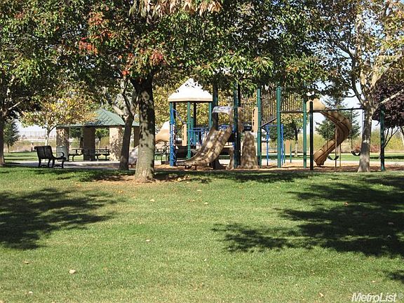 4th image of 8288 Laguna Brook Way