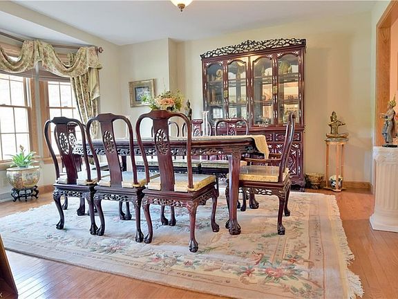 5th image of 2503 Forest Springs Dr SE