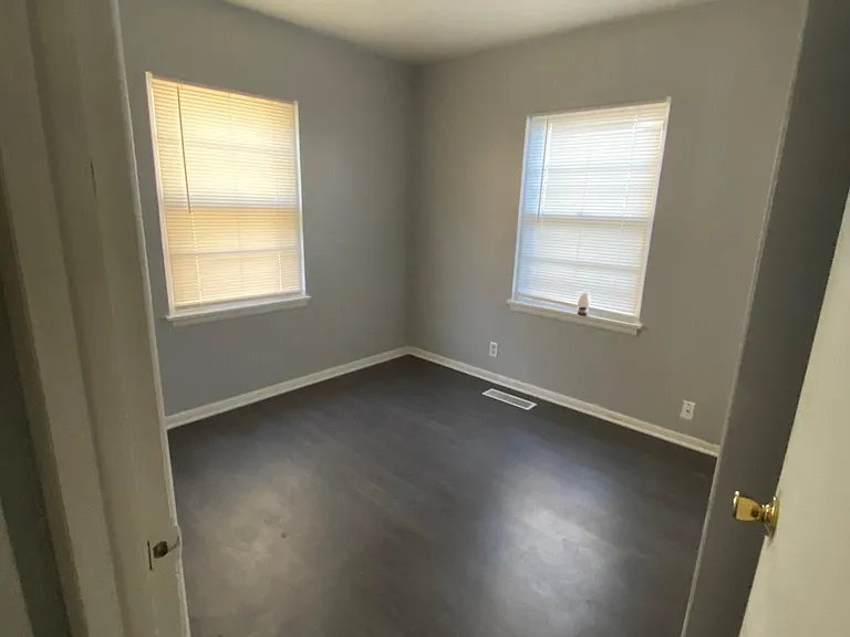 1430 E Denver Dr — Photo 12
