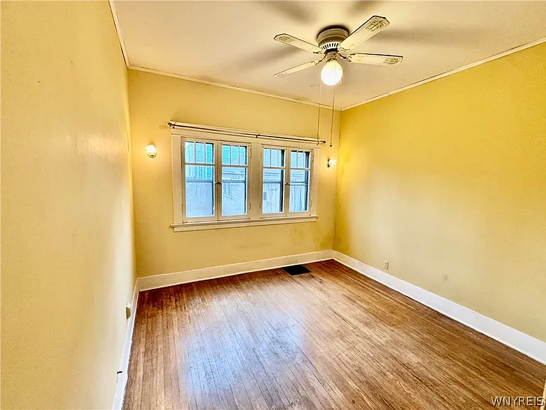 7 Berkley Pl — Photo 16