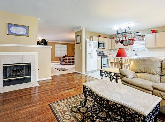 4th image of 16215 Aspen Arbor Ct