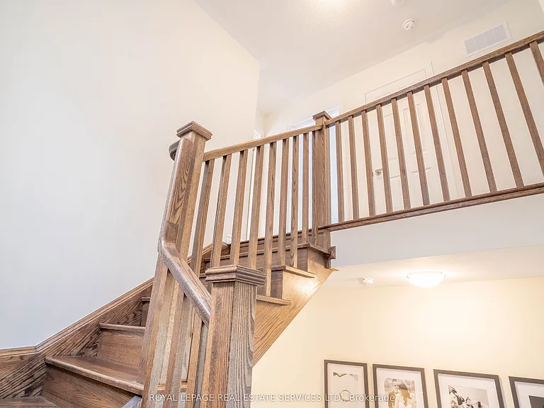 84 Barkerville Dr — Photo 13