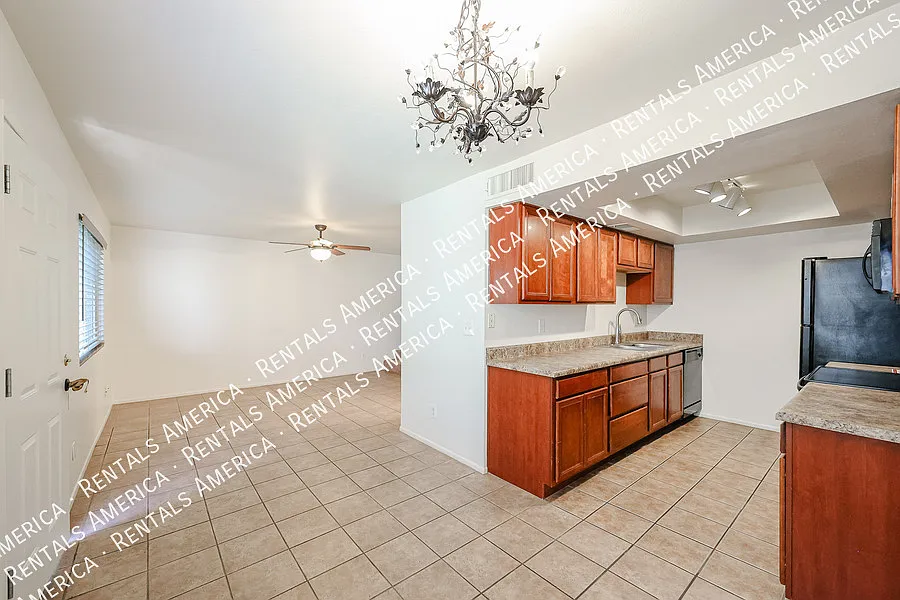 Building Photo - 1254 N 85th Pl