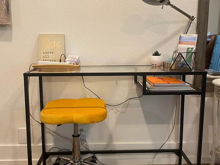 Work station.