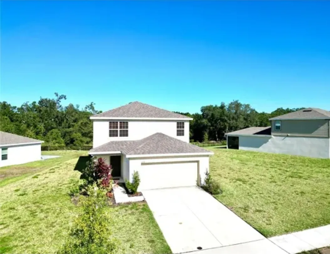 4 bed, 2100 sqft, $2,500 — Photo 1