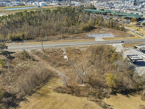 5th image of 1620 Houston River Rd